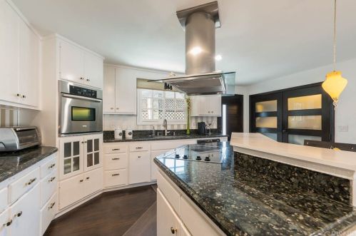 14639 Albers St, Van Nuys CA 91411-3713 exterior