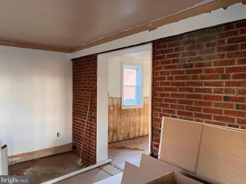 134 Drexel St, West Deptford, NJ 08096-1581