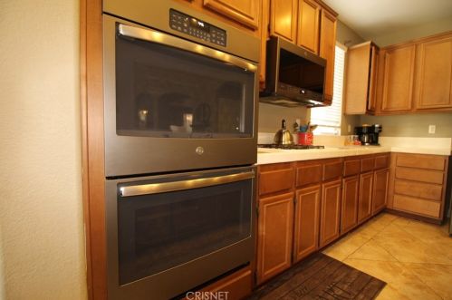 5823 Spice St, Lancaster CA  93536-2348 exterior