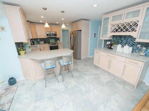 10 Marc Dr, Panamoka NY  11961-2103 exterior