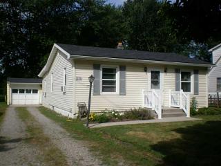 1326 Harper Dr, Erie, PA 16505-3933