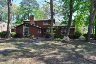 2013 Pinecrest Dr, Greenville NC  27858-5220 exterior