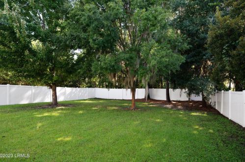 72 Shadow Moss Dr, Beaufort SC  29906-6005 exterior