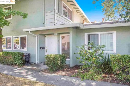 1498 Del Rio Cir, Concord CA  94518-3756 exterior