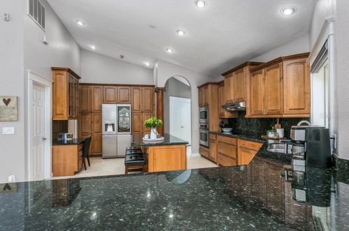 18604 Avenue Monaco, Lutz FL  33558-5316 exterior
