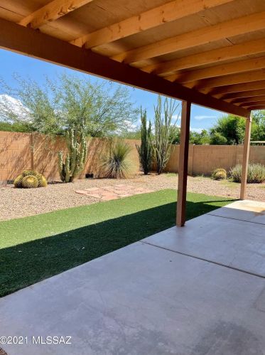9008 School Hill Dr, Tucson, AZ 85743-7510