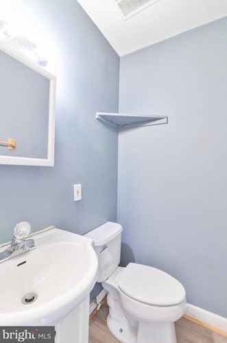 2943 Wetherburn Ct, Woodbridge VA  22191-4631 exterior