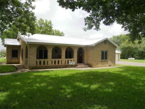 1641 Texana St, Ezzell, TX 77964-4515