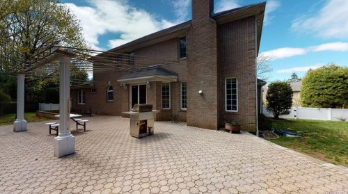 5 Amanda Ct, White Plains NY  10607-2418 exterior