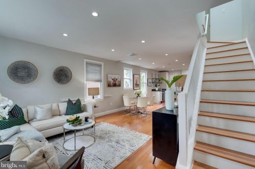 5351 Ames St, Washington, DC 20019-6660