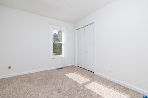 20 Loblolly Rd, Bybee VA  22963-3021 exterior