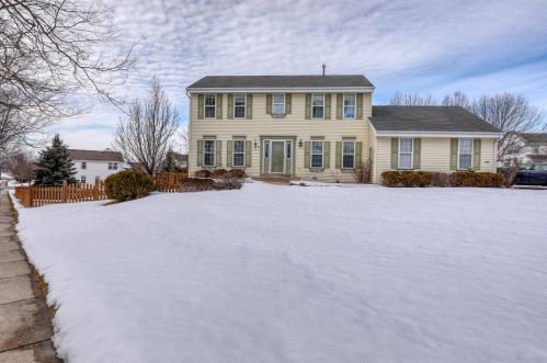 408 Chadwick Ct, Watertown, WI 53094-5911