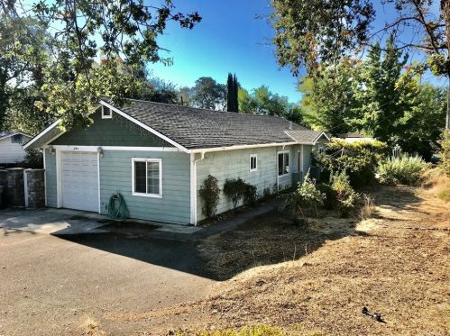395 13th St, Lakeport, CA 95453-3812