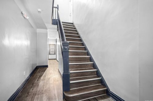 30-27 42nd St, Long Island City, NY 11103-1027