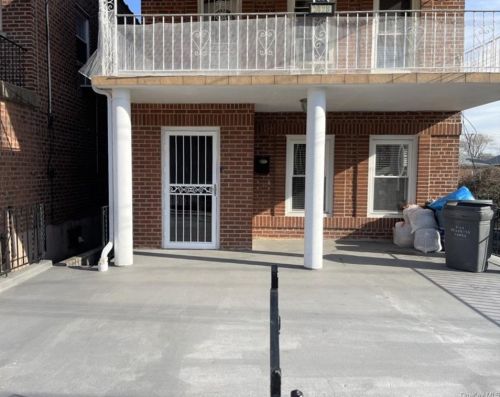 2428 Pearsall Ave, Bronx, NY 10469-5430
