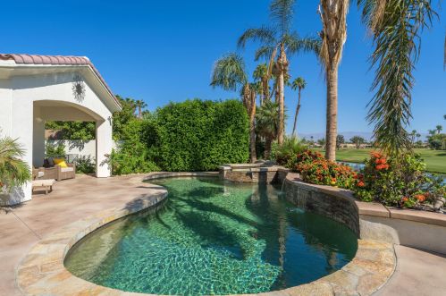 56430 Muirfield Vlg, La Quinta CA  92253-7648 exterior
