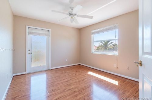 913 168 Ave, Hollywood FL 33028-2021 exterior