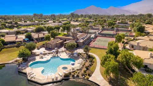 48211 Vista De Nopal, La Quinta CA  92253-2275 exterior