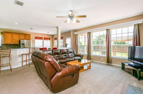 408 Florence Dr, Rockwall TX  75087-5807 exterior