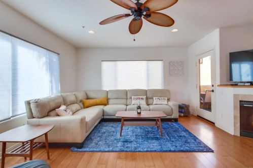 723 Diamond St, San Diego CA  92109-2447 exterior