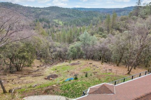 20524 Buck Ridge Rd, Grass Valley, CA 95949-6933