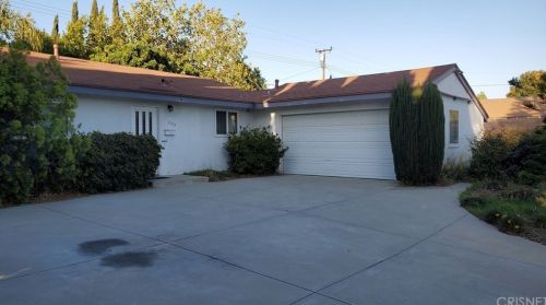 1579 Ahart St, Simi Valley, CA 93065-2003