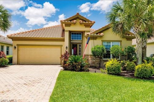 9407 Quarry Dr, Naples FL  34120-5223 exterior