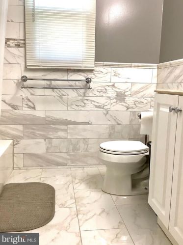 4030 Frosthoffer Ave, Camden NJ  08109-1521 exterior