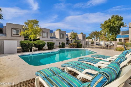 5750 10th St, Phoenix AZ  85014-2270 exterior