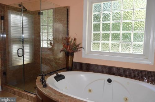 113 Lacy Ln, Bowling Green VA  22427-9310 exterior