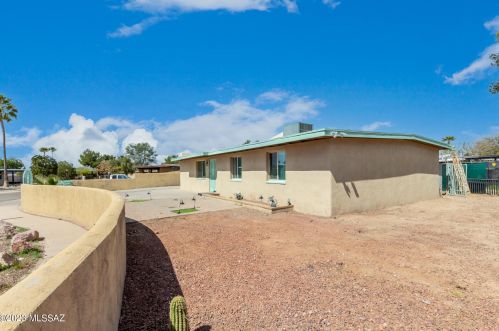 4801 Camino De La Plz, Tucson AZ  85714-3125 exterior