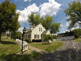 325 Niles Vienna Rd, Vienna, OH 44473-9501