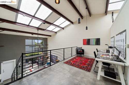 2858 Helen St, Oakland CA  94608-4028 exterior