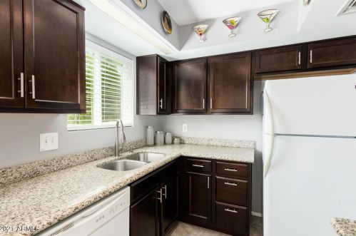 3102 Clarendon Ave, Phoenix AZ  85016-7097 exterior
