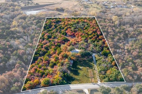 401 Blue Bird Rd, Weatherford, TX 76085-9650