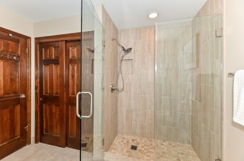 12427 Golf Dr, Thiensville WI  53092-2462 exterior