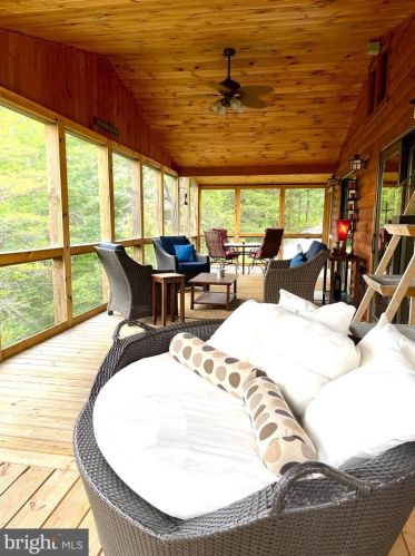170 Wildlife Dr, Lost City WV  26810-8425 exterior