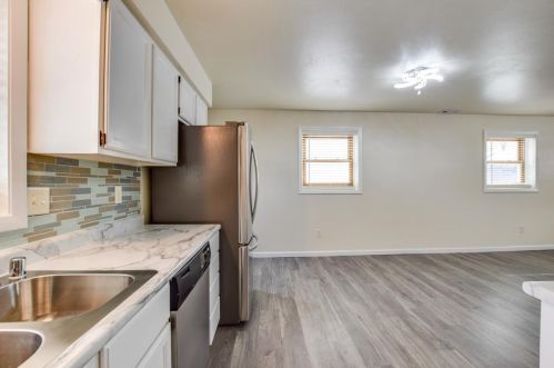 5038 Starker Ave, Madison WI  53716-1924 exterior