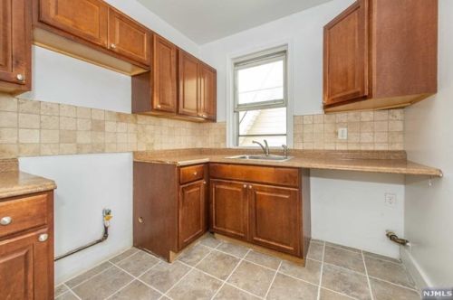 16 Beekman St, Bloomfield NJ 07003-3802 exterior