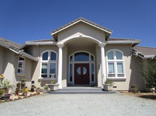 1320 Spring Grove Rd, Hollister, CA 95023-9079