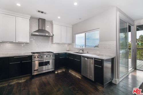 3200 Wrightwood Dr, North Hollywood CA  91604-3936 exterior
