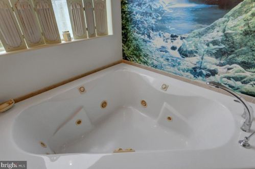 80 Lantern Ln, Lees Cross Roads PA  17257-8769 exterior