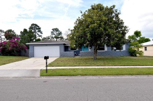 390 Lowndes Sq, Casselberry, FL 32707-4927