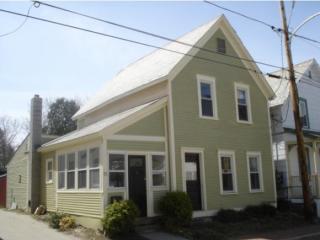 11 Poplar St, Burlington, VT 05401-5129