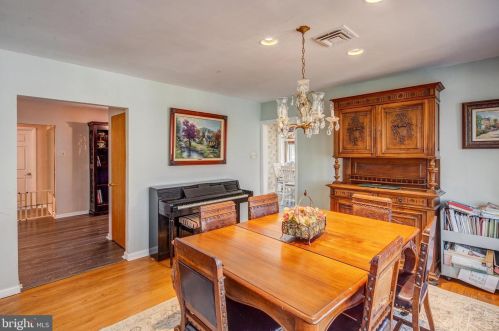 631 Edge Park Dr, Tavistock NJ  08033-1074 exterior