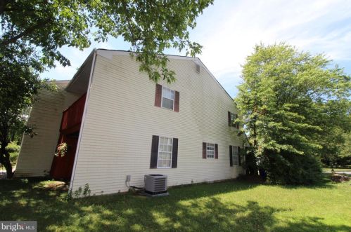 3113 Sapphire Ct, Wilmington, DE 19810-2240