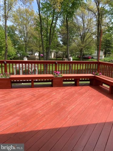 303 Orchard Cir, Hamilton VA  20158-9700 exterior