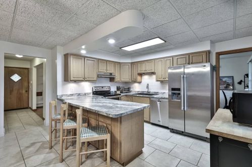 7702 Cella Dr, Cincinnati OH 45239-4108 exterior