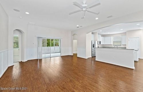 5901 Dexter Ct, Titusville, FL 32780-7958