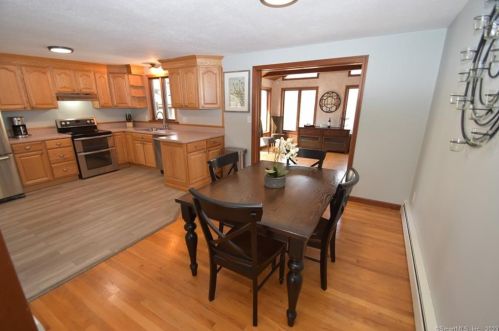 10 Chapman Rd, East Hampton CT  06424-1310 exterior